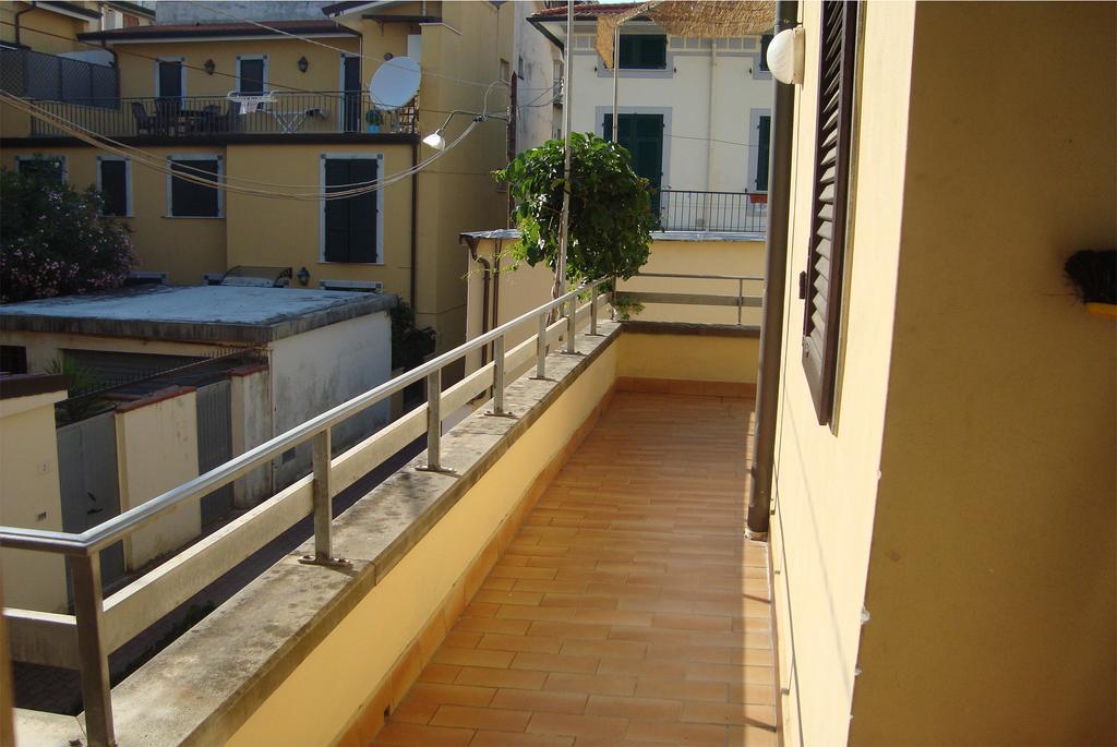 La Casa In Passeggiata - Seancity ヴィアレッジョ エクステリア 写真